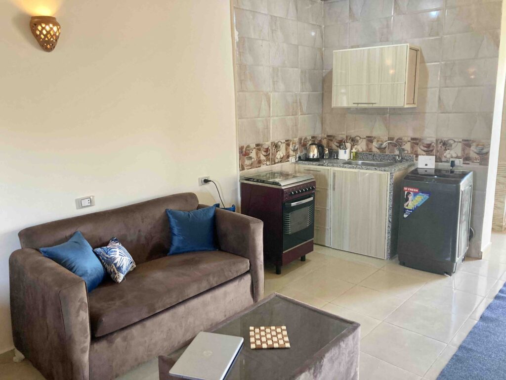 8a6e67ed-4d7b-4144-9e93-b87b2d91c881 (2)