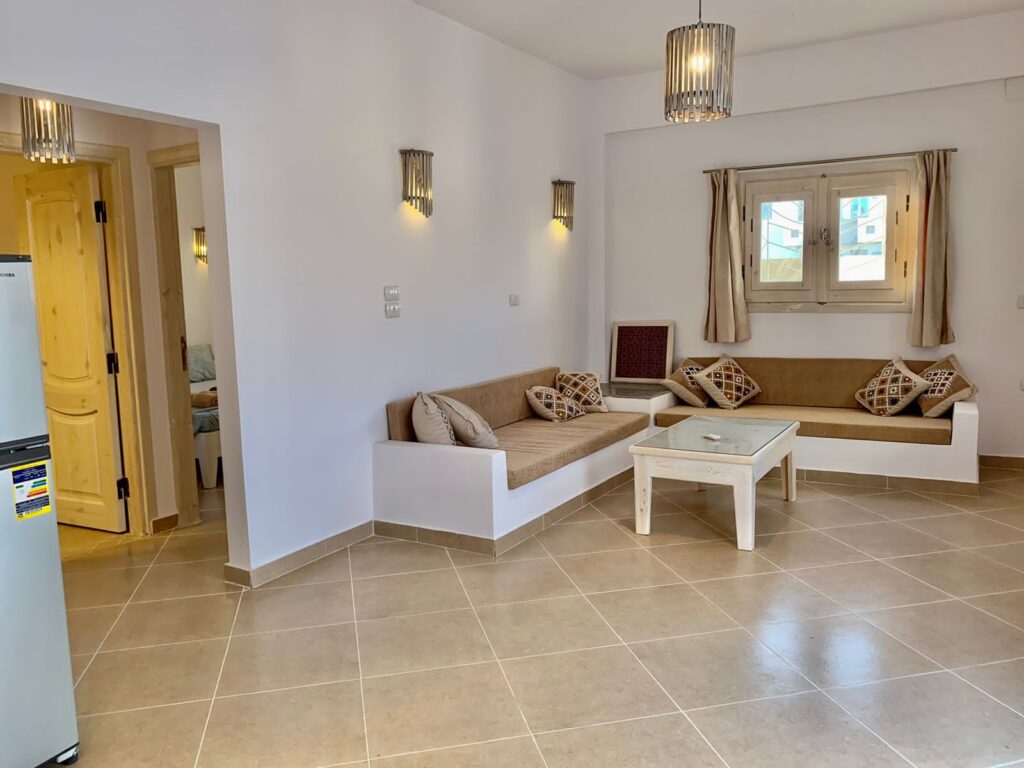 ae151db2-f4df-4952-af02-140e6481ed80